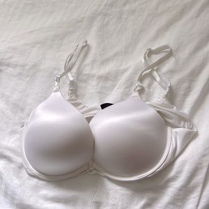 Victoria’s Secret bombshell bra 36C